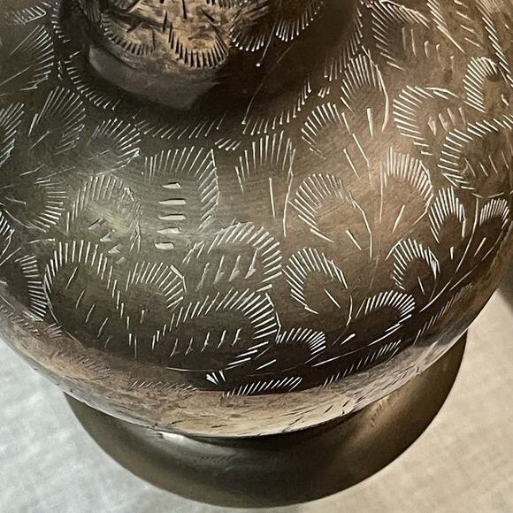 Vintage Etched Brass Vase India Floral Design 8.5" Tall Boho Mid-Century Decor - Picture 7 of 9